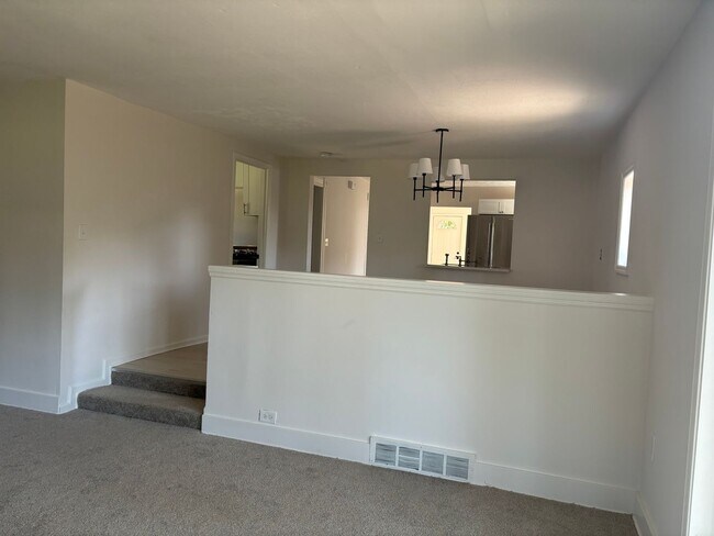 Building Photo - 924 S Madison St