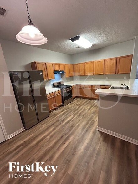 Building Photo - 4817 Palm Ridge Dr