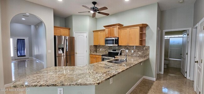 Building Photo - 4951 Somerville Dr