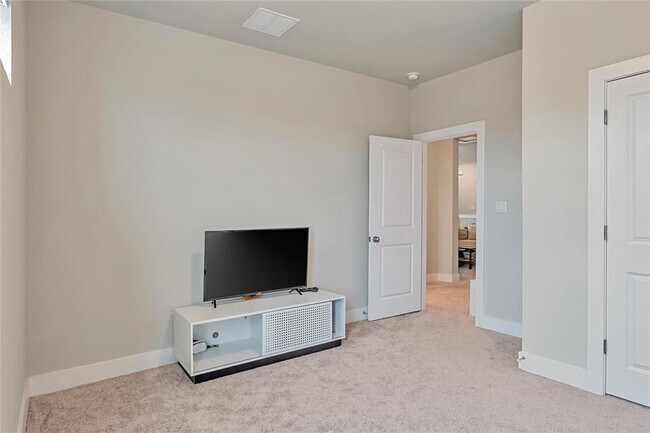 Building Photo - 175 Brooks Ranch Dr