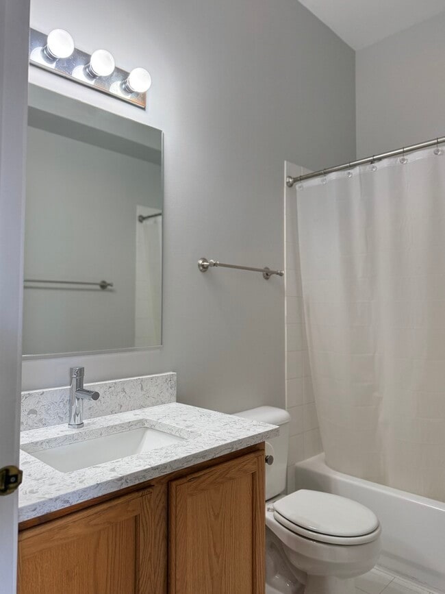 Building Photo - 2305 Sandy Creek Dr