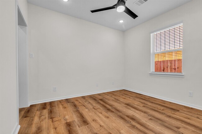 Building Photo - 3440 Bremond St