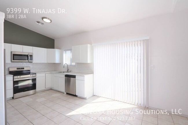 Building Photo - 9399 W Tinajas Dr