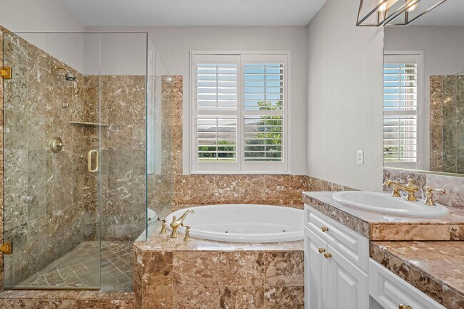 Building Photo - Stunning Like New South Reno 4 Bedroom