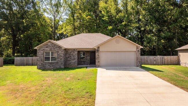 Building Photo - 18 Lilly Ann Cir
