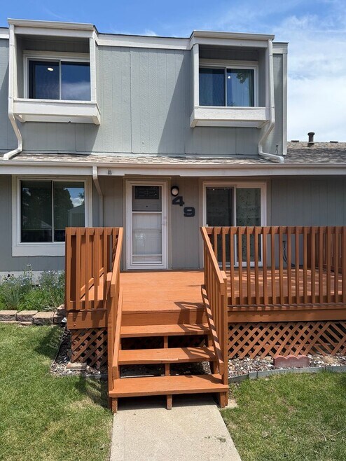 Building Photo - 8776 Chase Dr