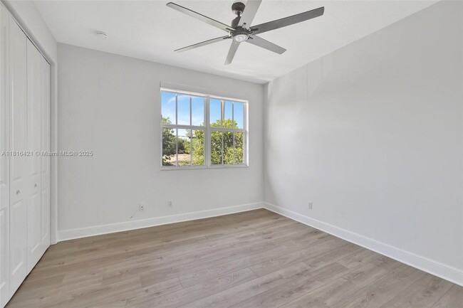 Building Photo - 600 SW 8th St