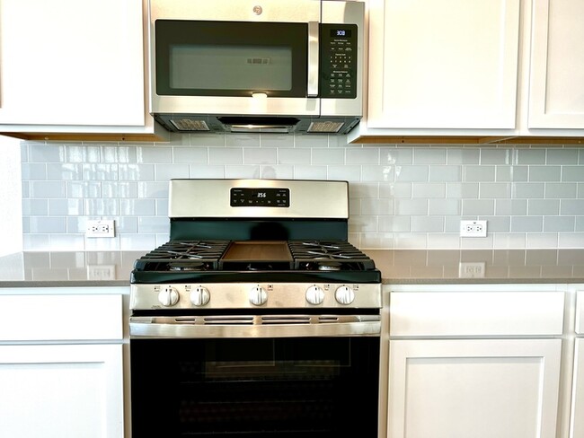 Building Photo - Beautiful 3 beds 2.5 baths in Lago Vista