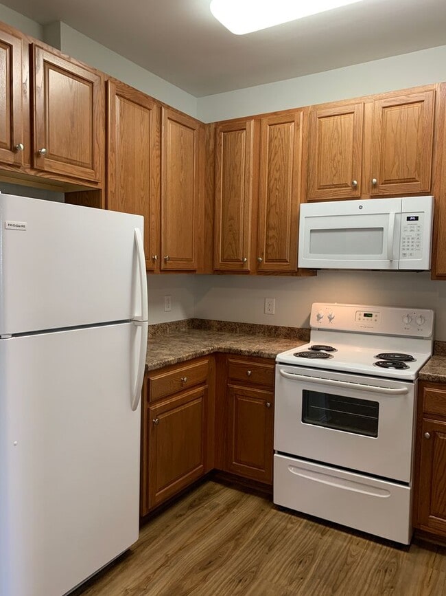 Building Photo - 3 Bedroom 2 Bath Townhome in Pleasant Grov...