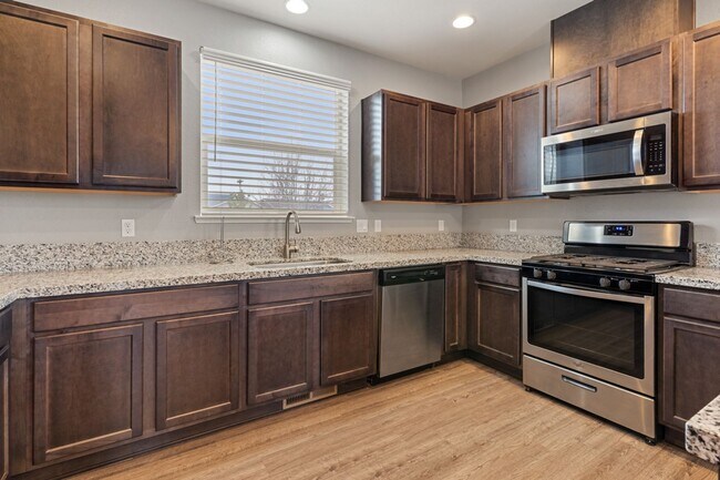Building Photo - Trailer Parking, Newer house with Low main...