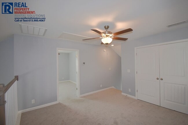 Building Photo - Gorgeous end unit 2 bedroom townhouse with garage! PLUS Loft!