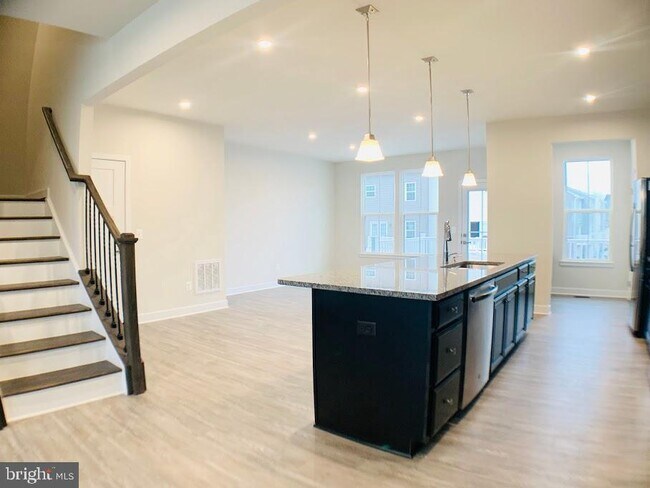 Building Photo - 11380 Willow Green Cir