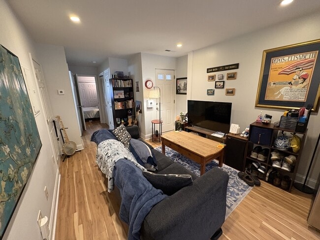 Building Photo - 1410 W Ritner St