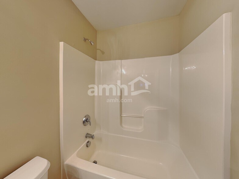 Building Photo - 100 Pearson Pl