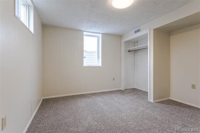 Building Photo - 755 Braun St