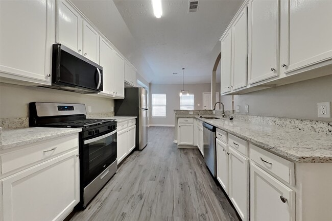 Building Photo - 2200 Jefferson Crossing Dr