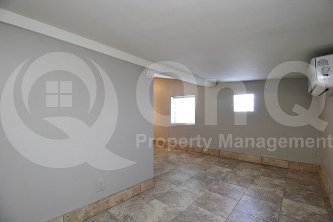 Building Photo - 1548 W McKinley St