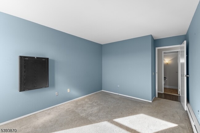 Building Photo - 355 River Rd