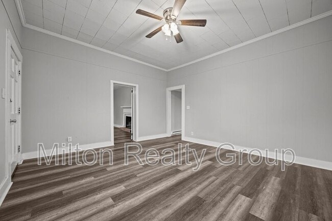 Building Photo - 210 S Elm Ave