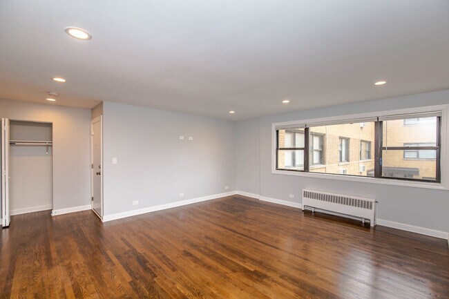 Building Photo - 6805 N Ridge Blvd