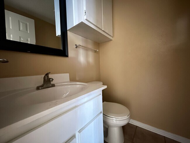 Building Photo - 1102 Covey Ln