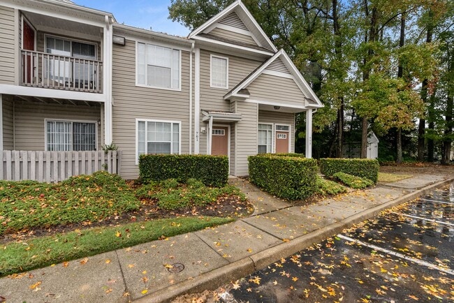 Building Photo - Rent in Virginia Beach!