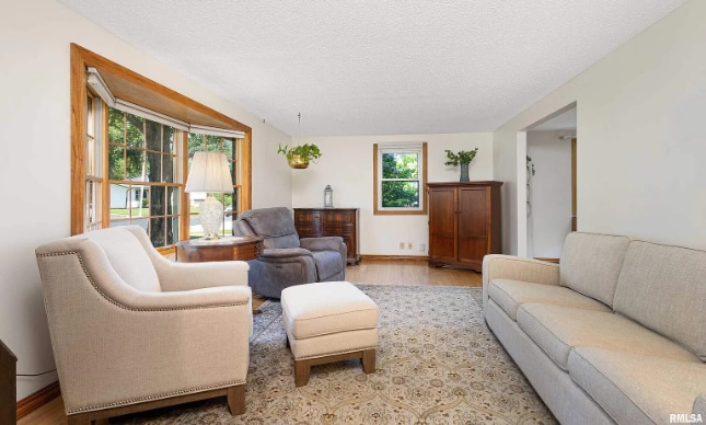 Building Photo - 3129 Windsor Dr