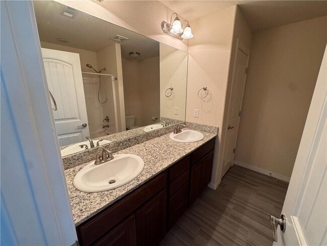 Building Photo - 4849 W Oldham Dr