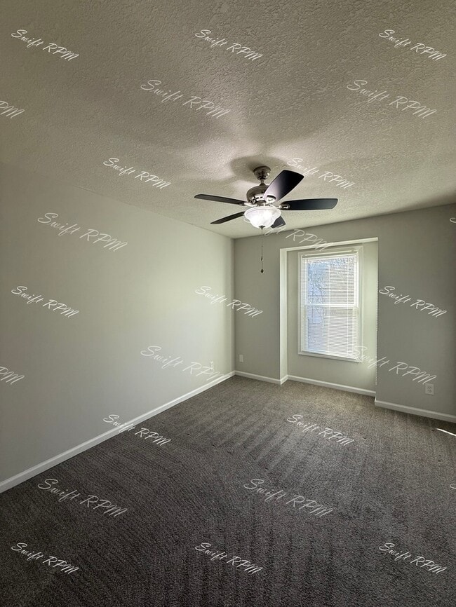 Building Photo - 15602 Maple St