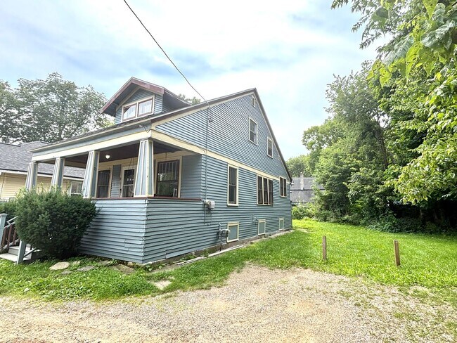 Building Photo - 819 Hoffman Ct