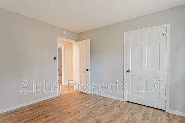 Building Photo - 111 Canebrake Dr