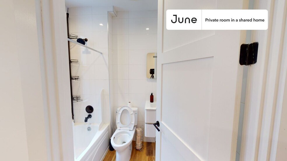 Building Photo - Room in Shared 3 bed/1 bath home