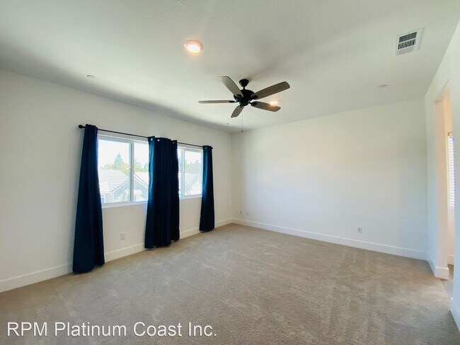 Building Photo - 4 br, 2.5 bath House - 978 Lester Ave.