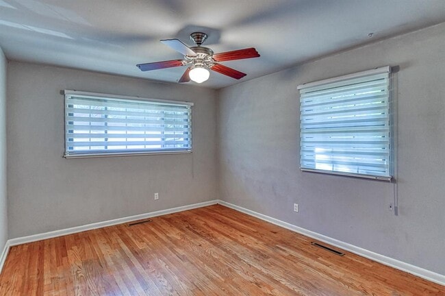 Building Photo - 1221 Cruce St