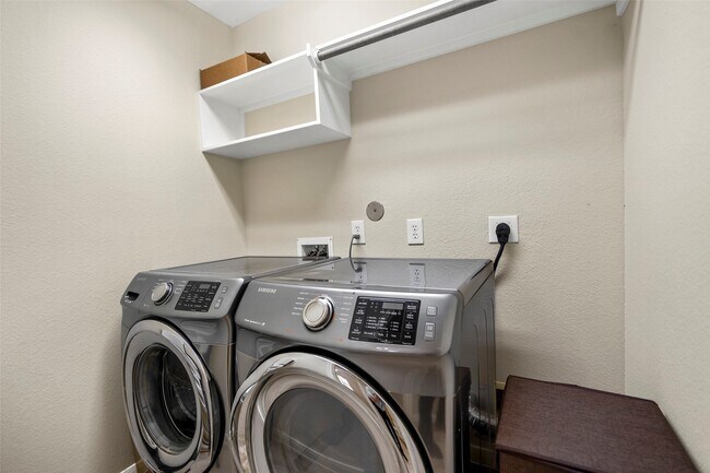 Building Photo - 26515 Autumn Orchard Ct