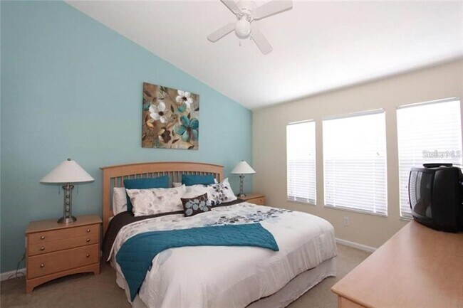 Building Photo - 2411 Silver Palm Dr