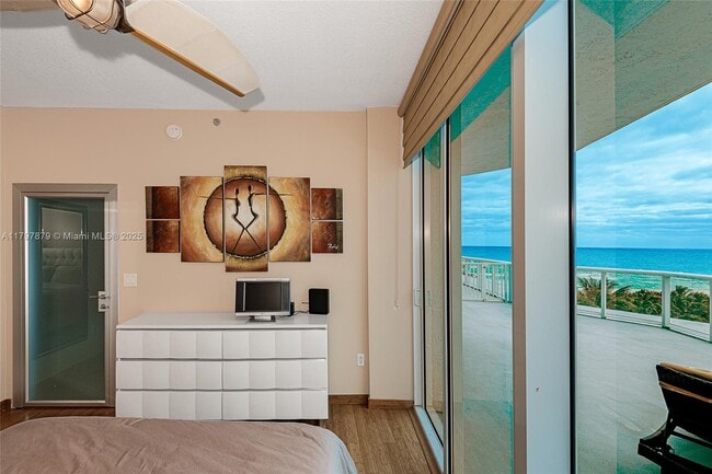 Building Photo - 6515 Collins Ave