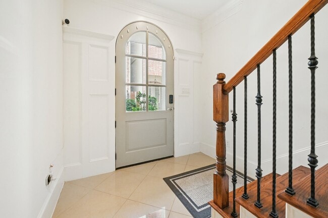 Building Photo - 5636 Kiam St