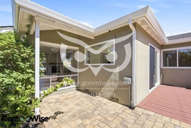 Building Photo - 1109 Ridgewood Dr