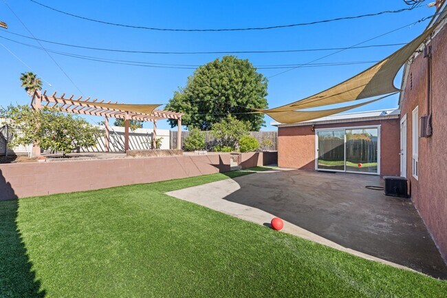 Building Photo - Charming single story in Clairemont