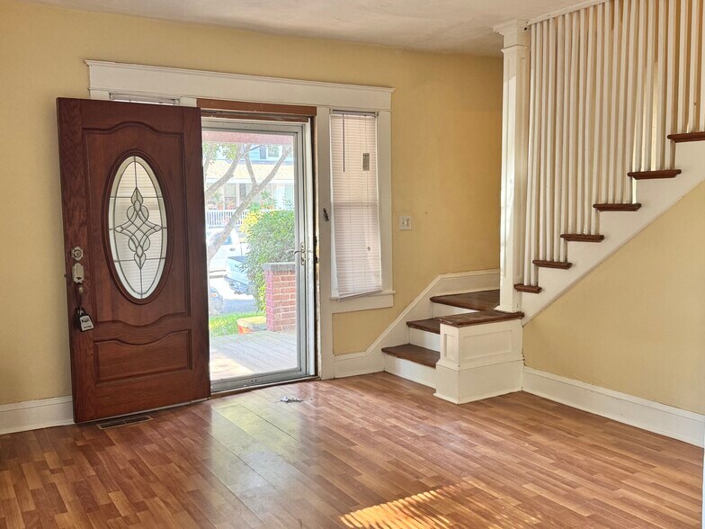 Front Room - 827 W 37th St