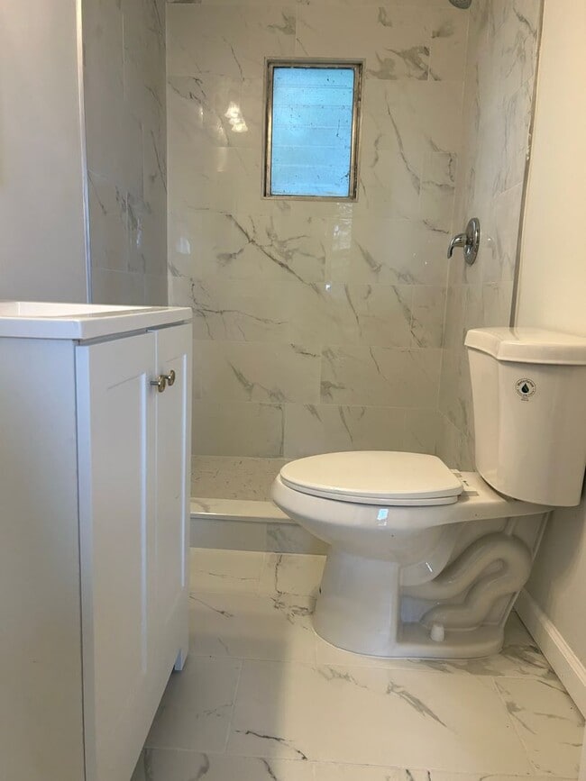 Building Photo - Newly Renovated 2-Bedroom, 1-Bath Single Family Home for Rent!