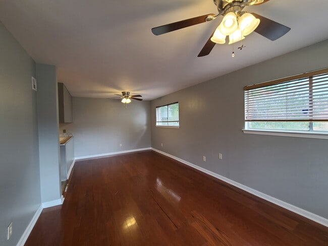 Building Photo - 2027 St Nick Dr
