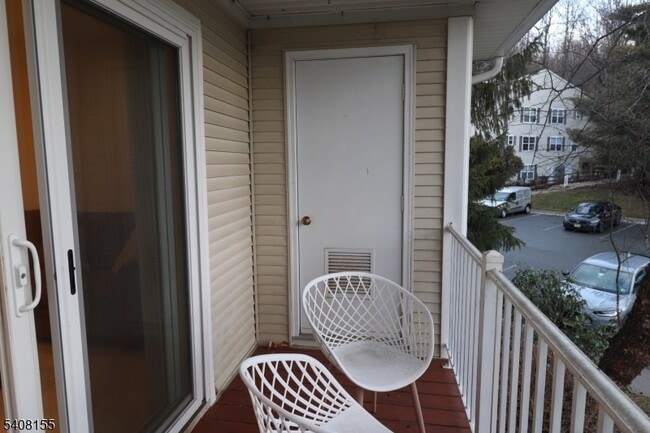 Building Photo - 11 Brookside Ln