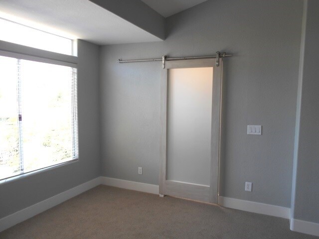 Building Photo - Stunning Home in Gated Community of Southridge Oceanside!