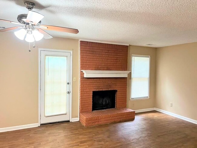 Building Photo - 8067 Creekstone Way