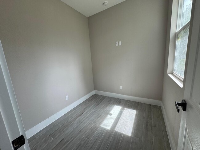 Building Photo - 3224 Raeford Rd