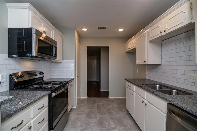 Building Photo - 7616 Parkwood Ln