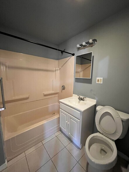 Building Photo - 12 E 36th St