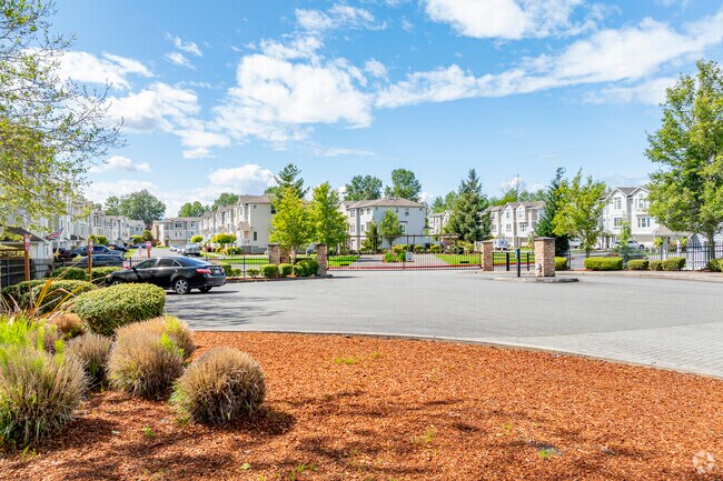 Building Photo - Stonebrook Townhomes